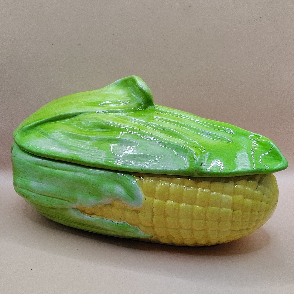 Vintage Shawnee Pottery Corn King Covered Casserole Dish And More